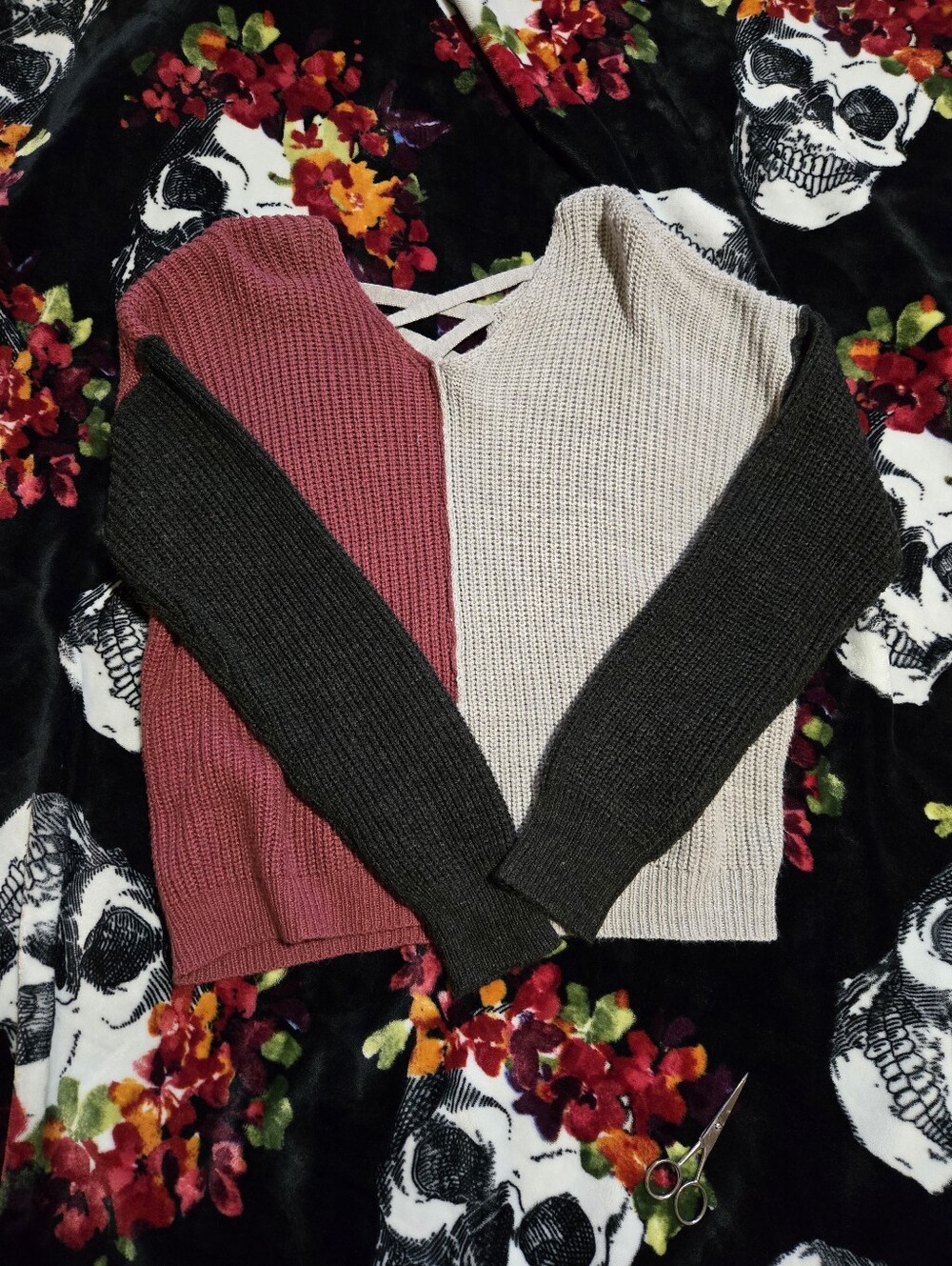 Colorblock Crisscross Back Women’s Sweater